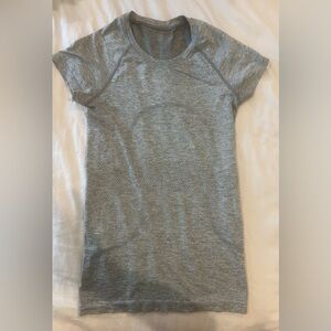 Lululemon Swiftly Tech Race Length short sleeve shirt size 2 gray
